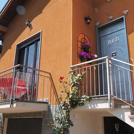 Beb Da Gaia E Giulio Bed & Breakfast Reno Di Leggiuno Exterior photo