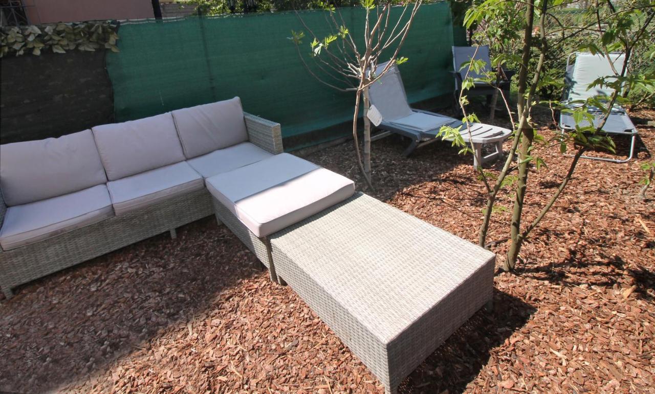 Beb Da Gaia E Giulio Bed & Breakfast Reno Di Leggiuno Exterior photo
