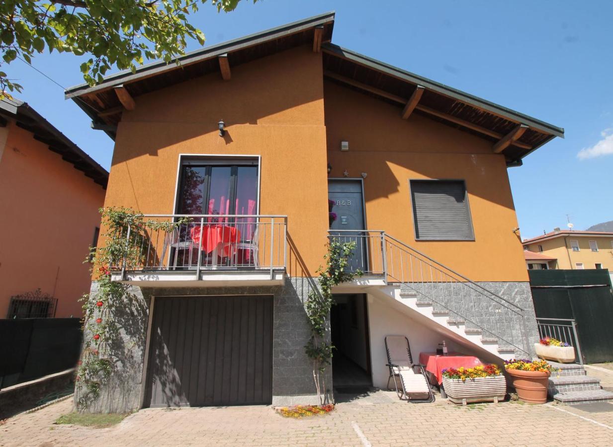 Beb Da Gaia E Giulio Bed & Breakfast Reno Di Leggiuno Exterior photo
